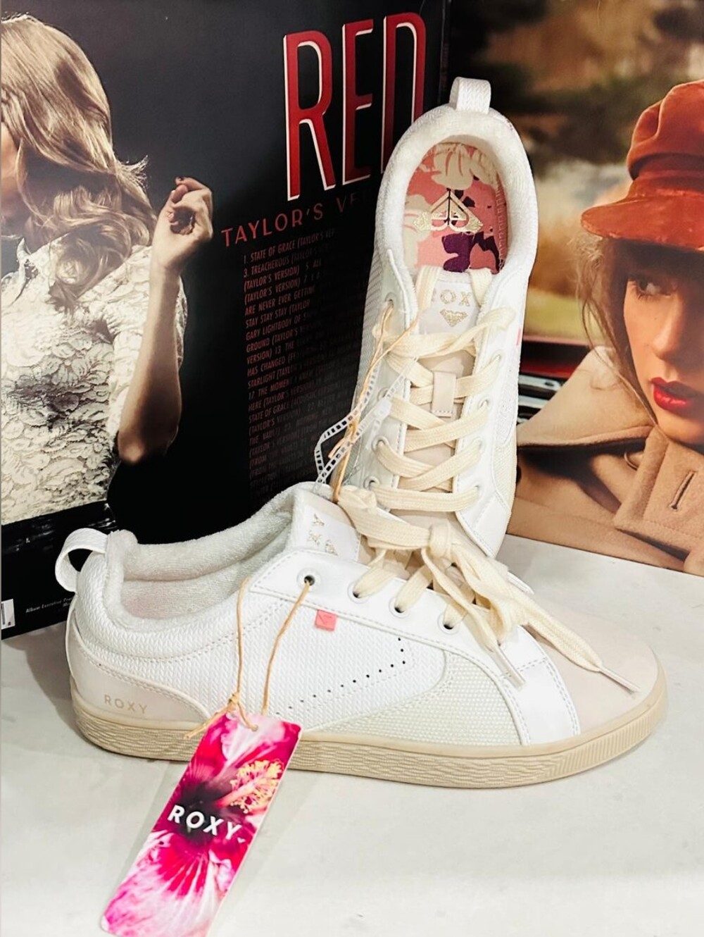 👟 Roy Sunrise-163 Women’s Sneakers – Cream Multi – Size 9 – NWT